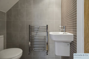 Guest WC- click for photo gallery